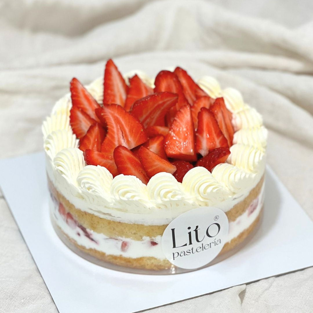 Tarta de vainilla con nata y fresas | Strawberry Shortcake