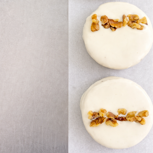 Alfajor de nuez y dulce de leche