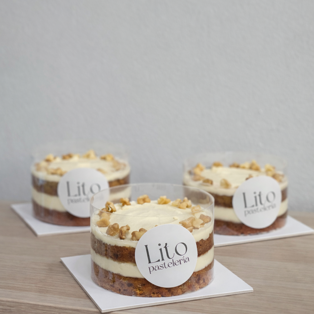 Colección de tartas de zanahoria jugosas para cumpleaños
