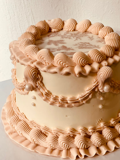 Vintage cake Victoriana