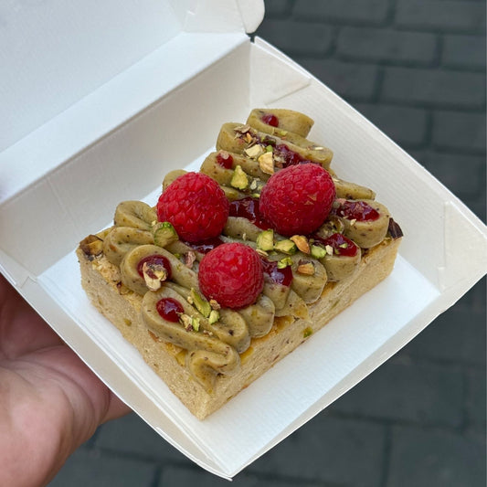 Blondie de pistachos y frambuesa